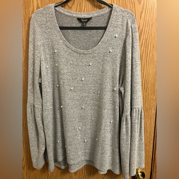 Simply Vera Vera Wang Sweaters - Heather Gray Simply Vera XL Long Sleeve Sweater with Pearl Embellishments